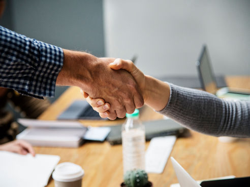 mergers and acquisitions handshake